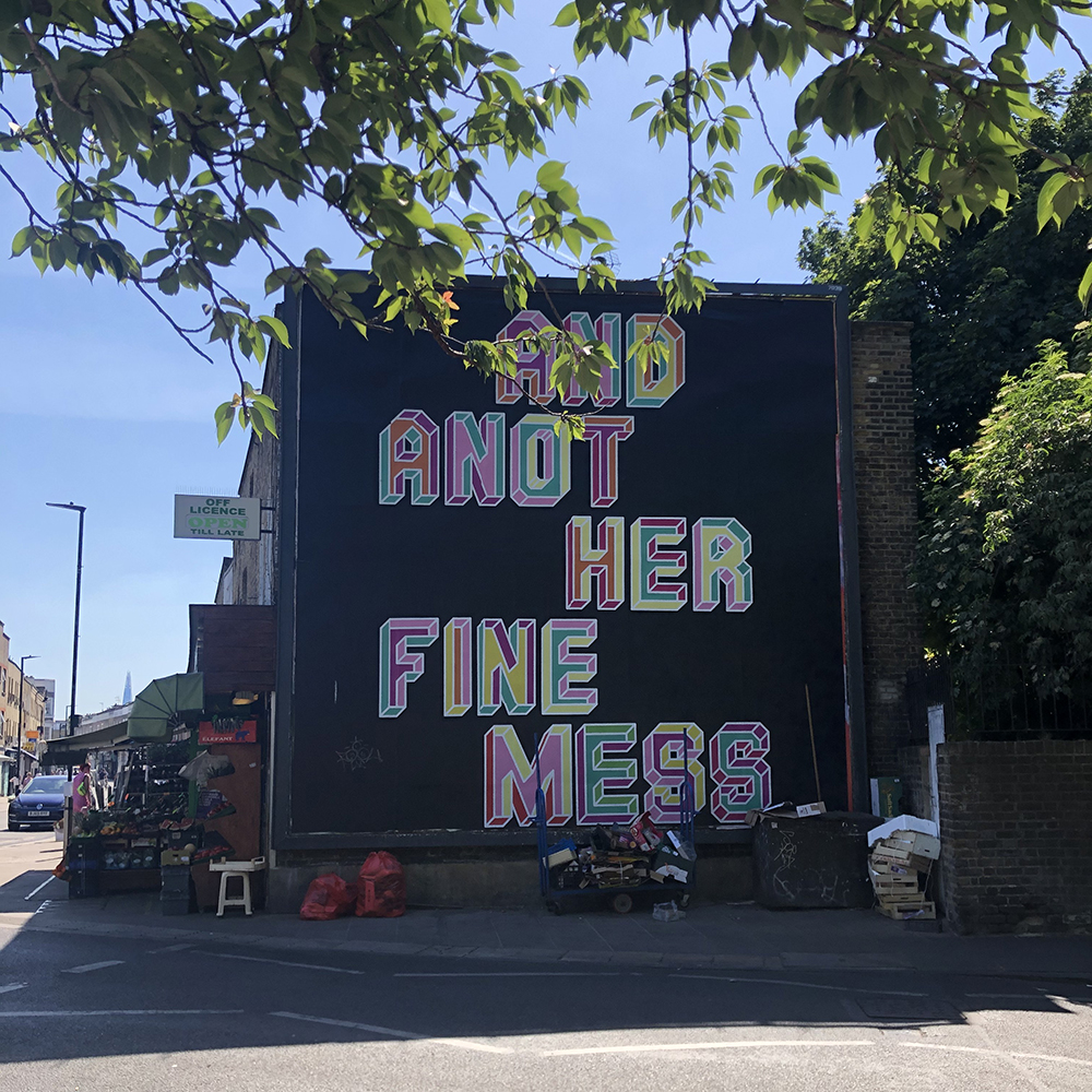 London sign